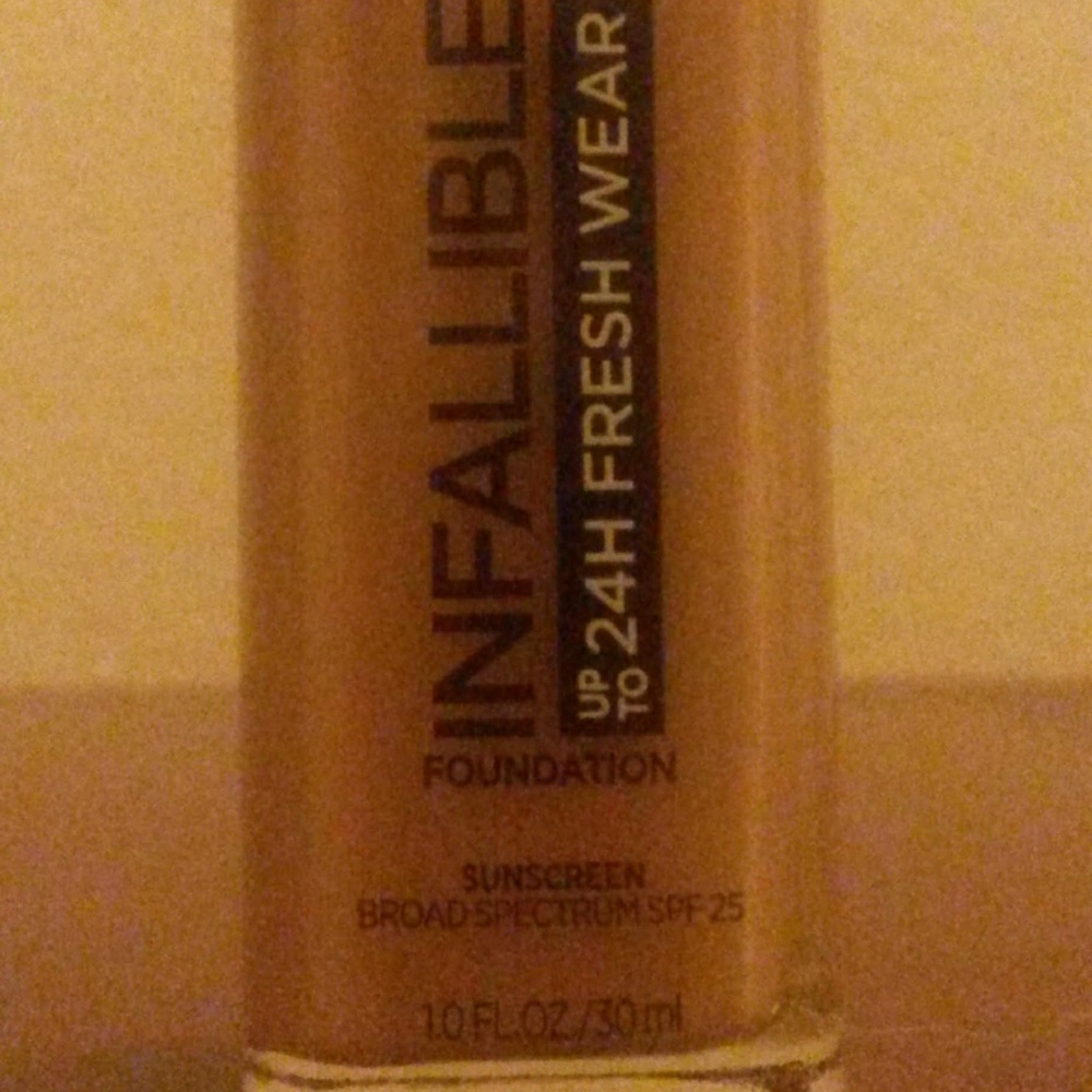 L'Oreal Infallible Foundation - GONE - Picture 4 of 8